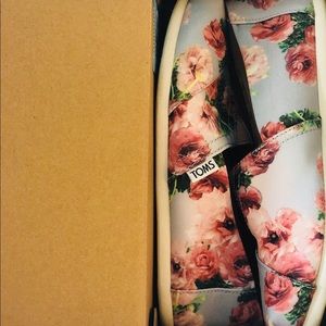 TOMS Classic Pink Graphic Floral